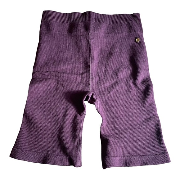 Fabletics Cloud Seamless High-Waisted 7" Short bright burgundy - Picture 8 of 14